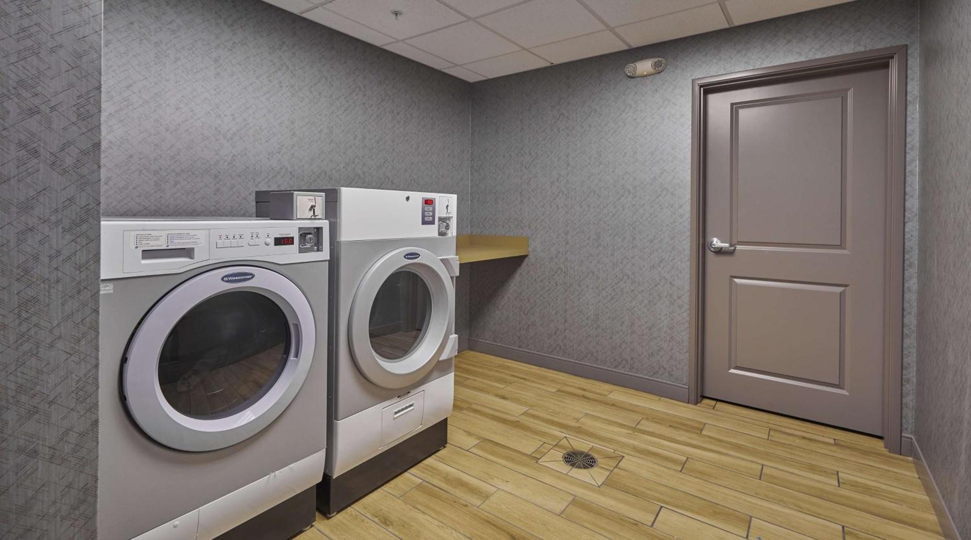 Hampton Inn & Suites Roseburg Esterno foto