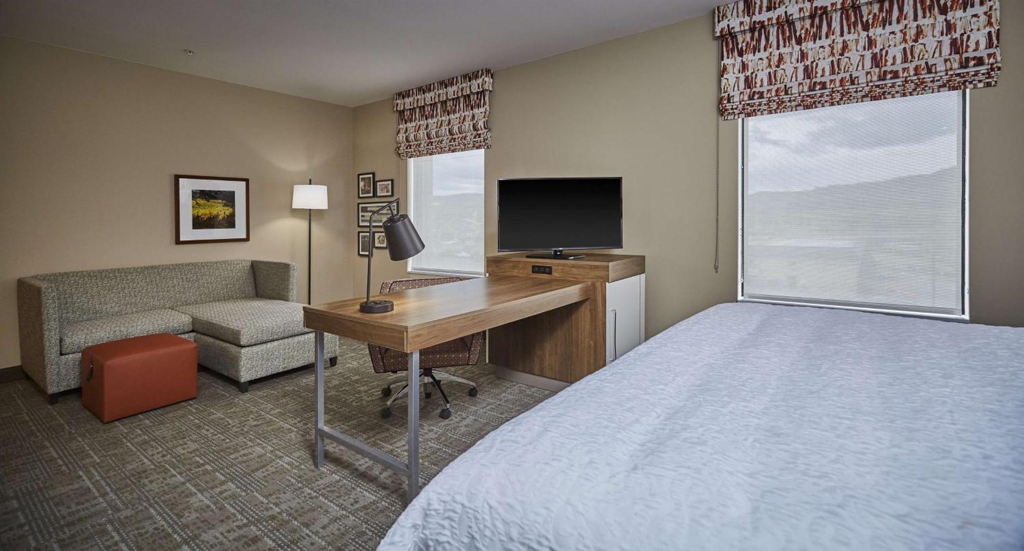 Hampton Inn & Suites Roseburg Esterno foto