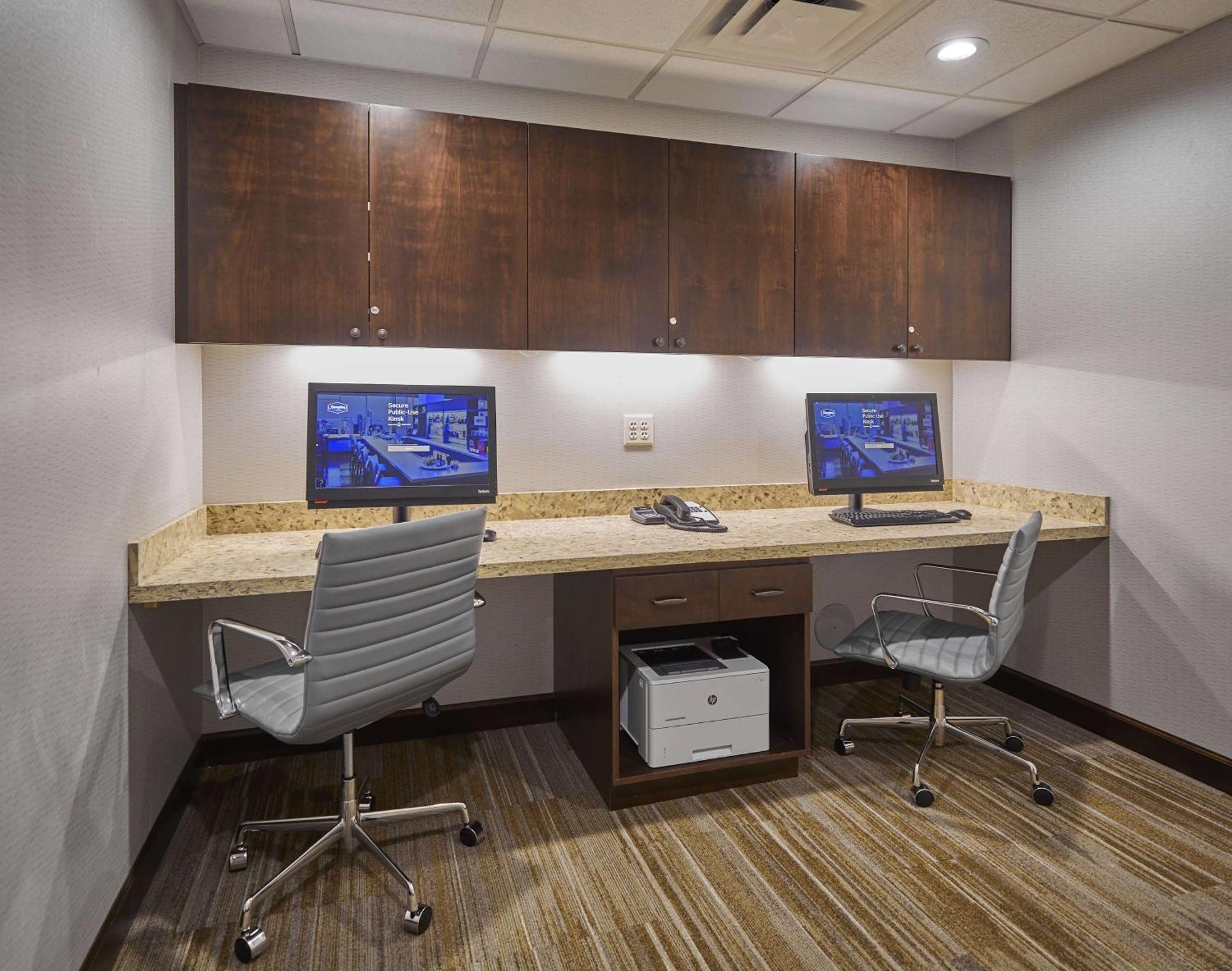 Hampton Inn & Suites Roseburg Esterno foto