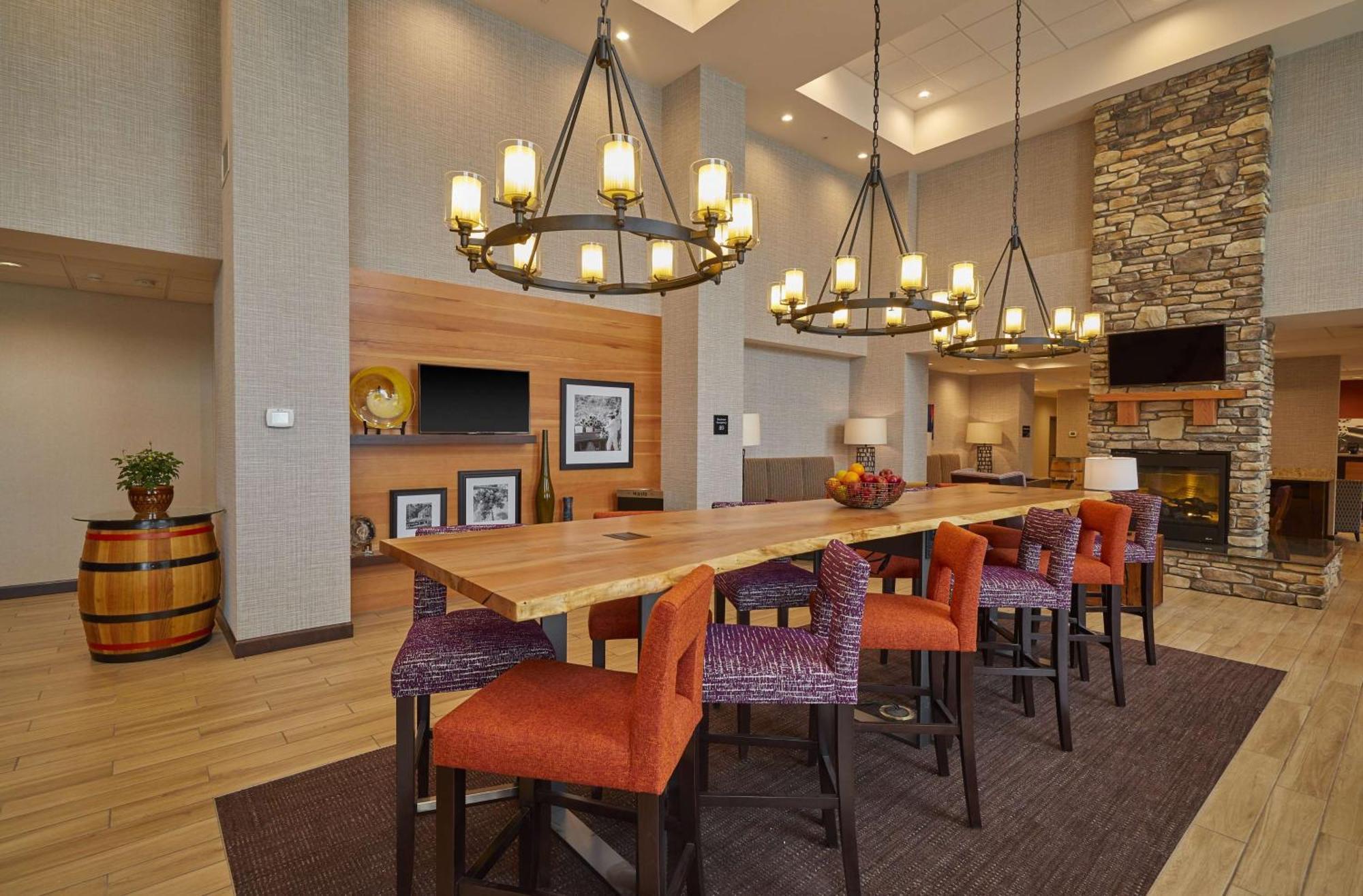 Hampton Inn & Suites Roseburg Esterno foto